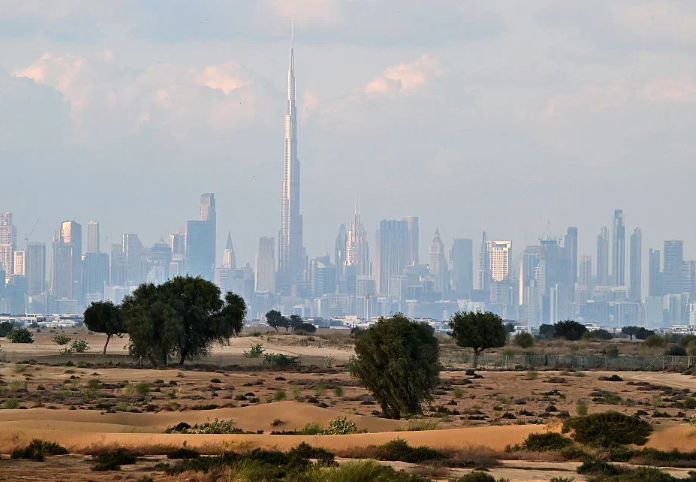 UAE braces for dusty weekend as temperatures dip slightly