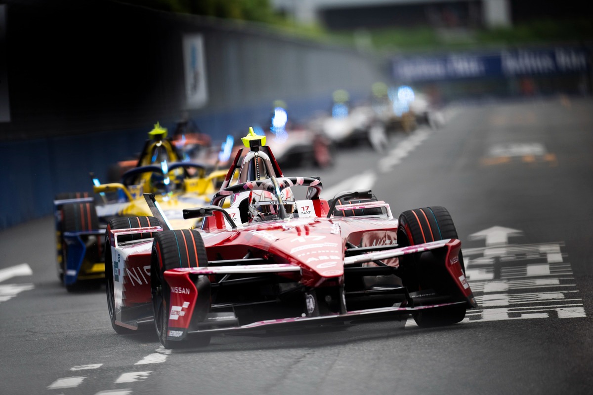 Nissan Formula E team thrills fans with victory in Tokyo E-Prix 