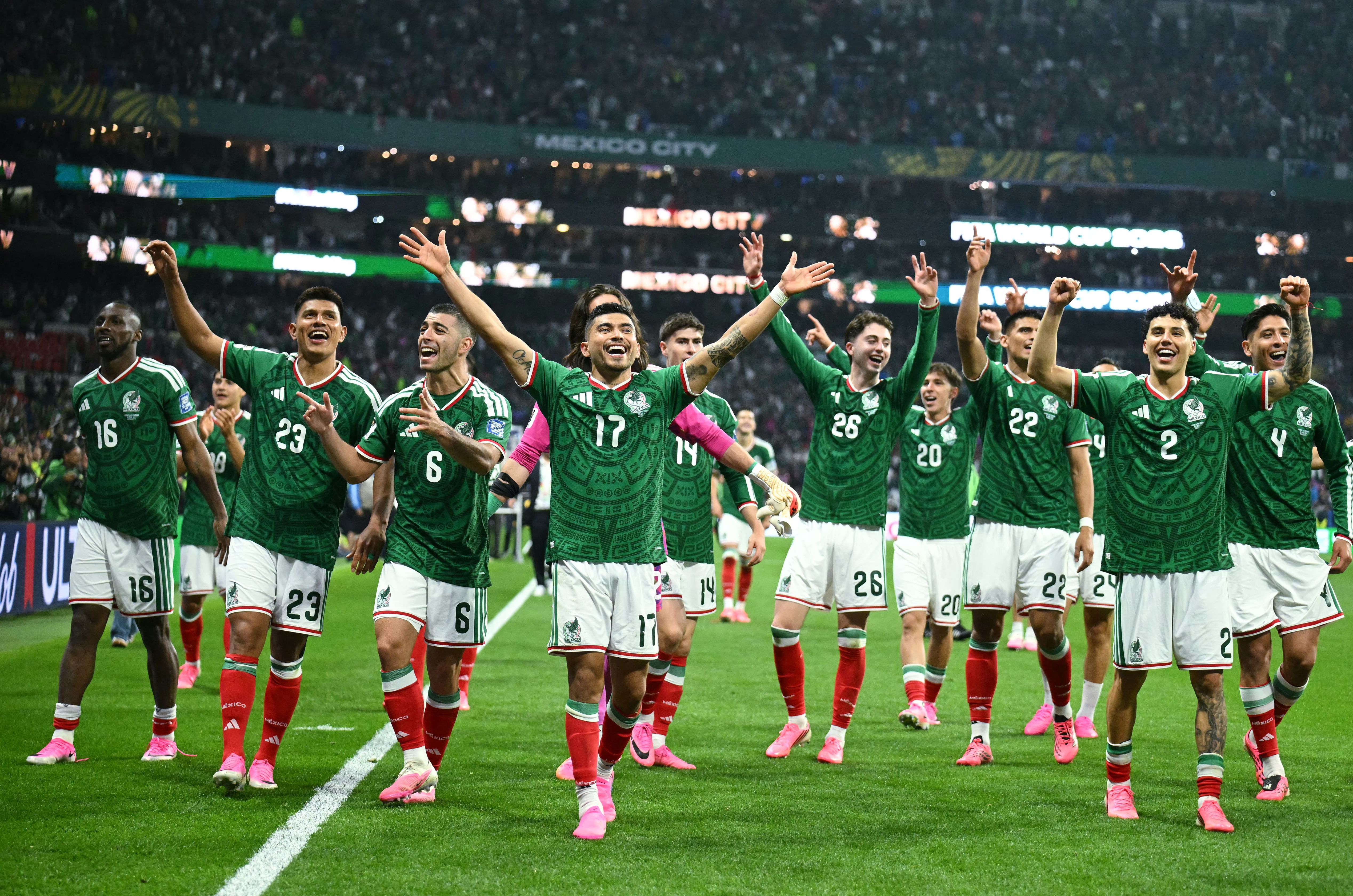 Mexico beats Ecuador in FIFA World Cup, advances to round of 16