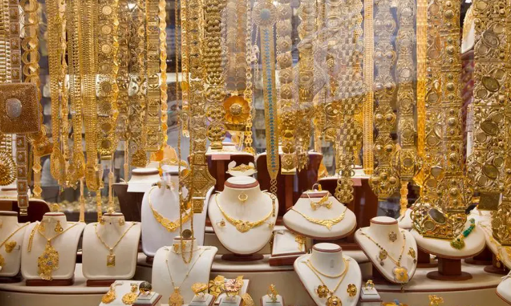 Gold prices by nearly Dh10 per gram in 24 hours