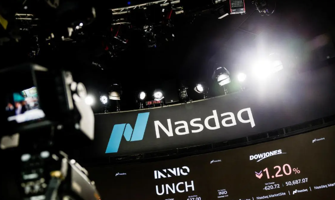 US stock indexes sharply with Nasdaq plunging 4.18%