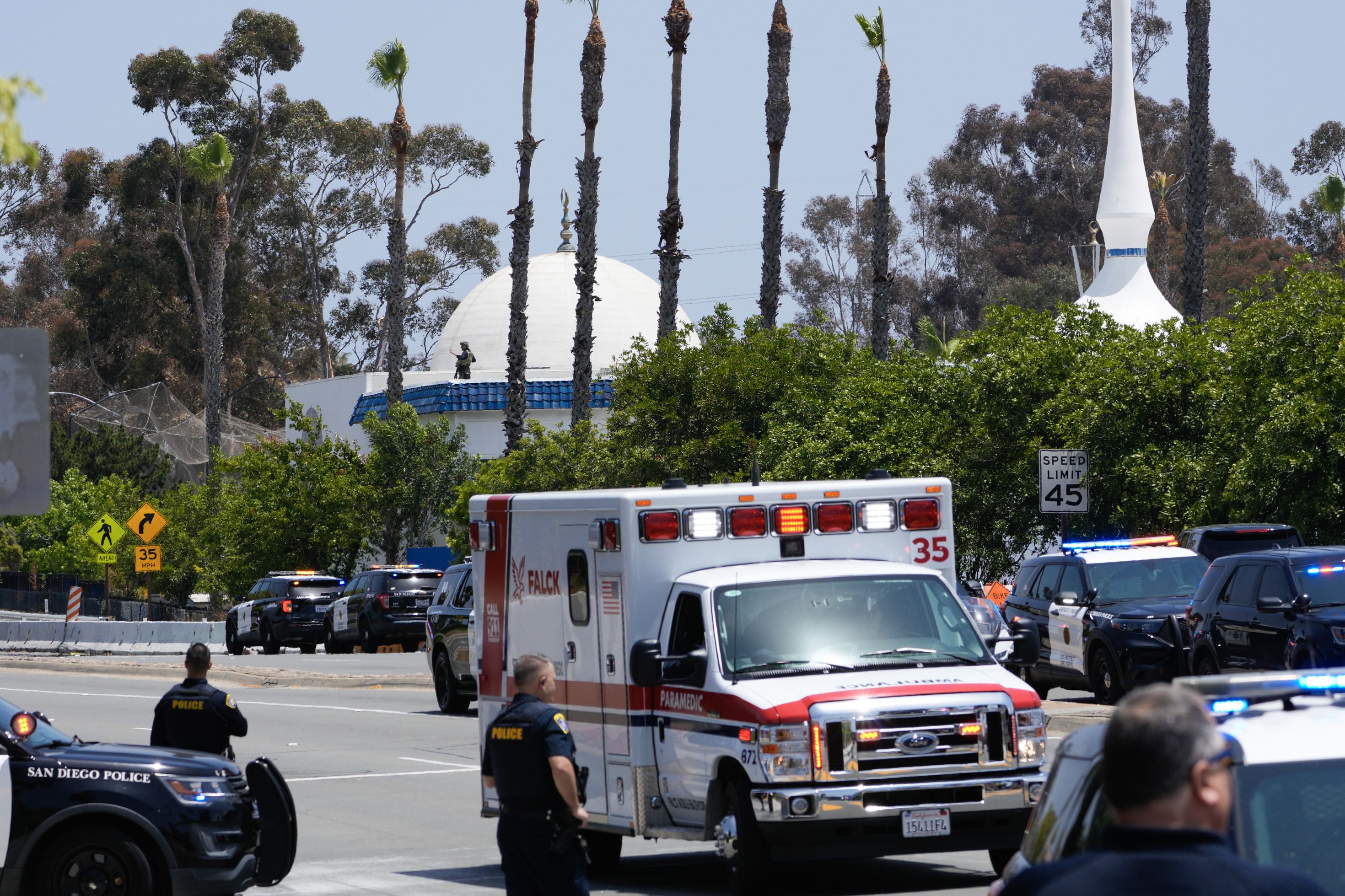 Five dead, including two suspects, after shooting incident at San Diego mosque, US