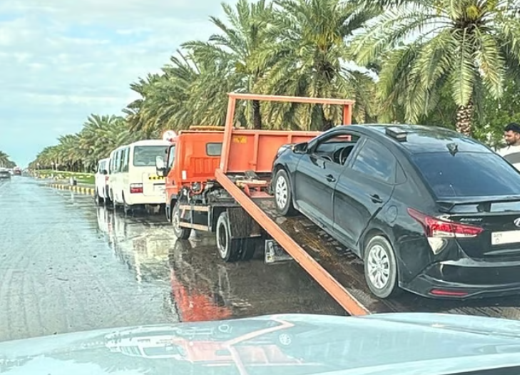 Sharjah deploys 20 recovery vehicles to manage low-pressure weather impact