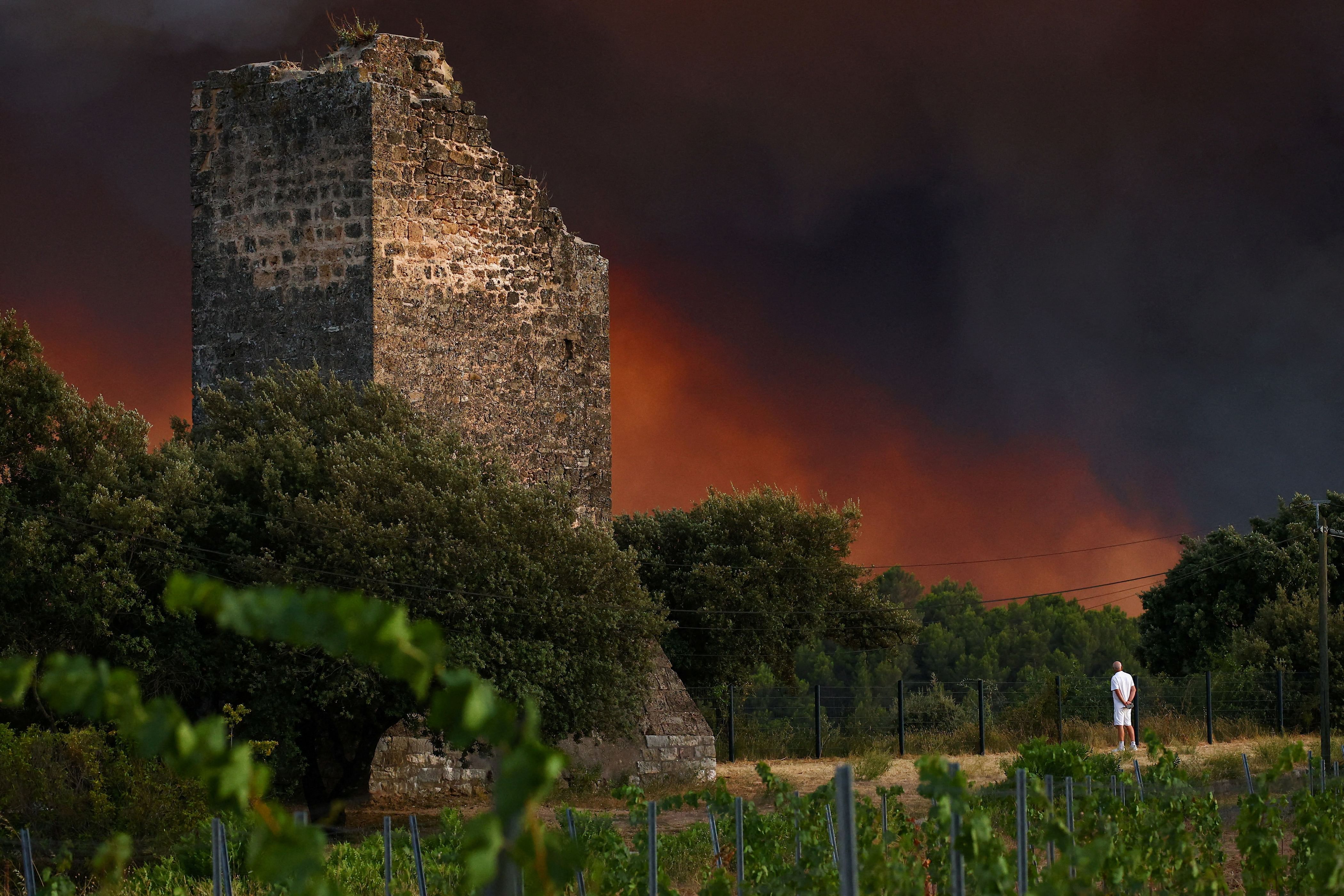 Fast-moving wildfire forces hundreds of evacuations in southern France
