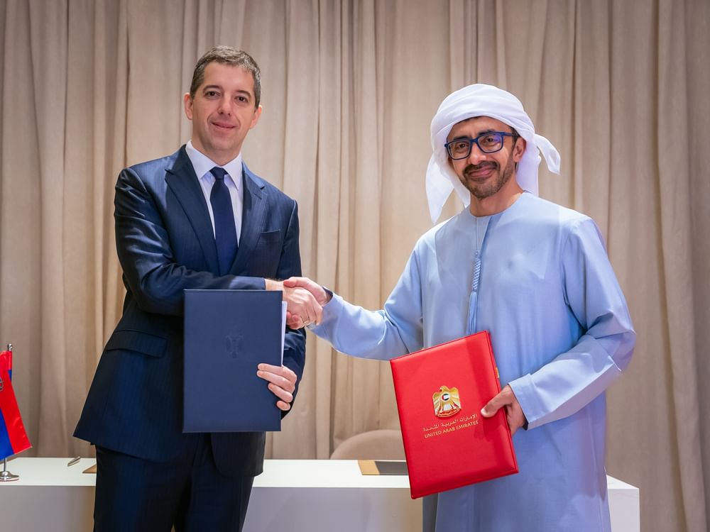Abdullah bin Zayed receives Serbian Foreign Minister; signs MoU on political consultations between two countries