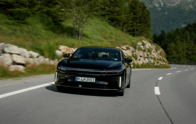 Lucid Air Grand Touring sets new record of 1,205 km on single charge