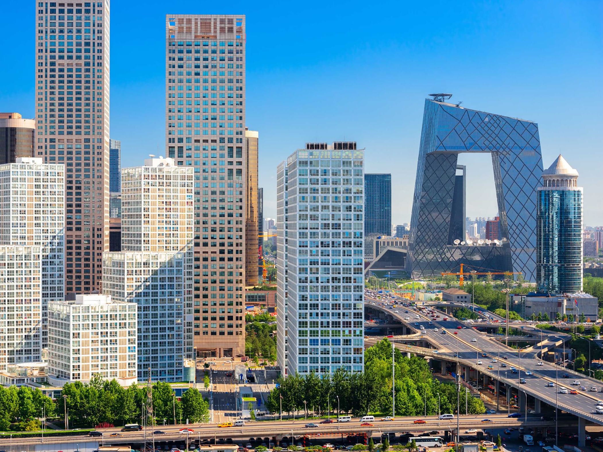 China's service trade grows 4.9% in first four months