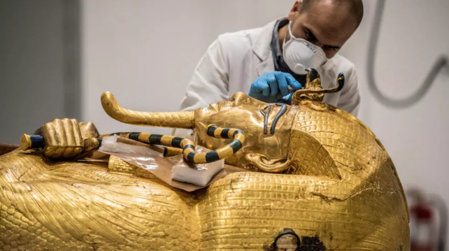 Egyptian conservators give King Tut's treasures new glow