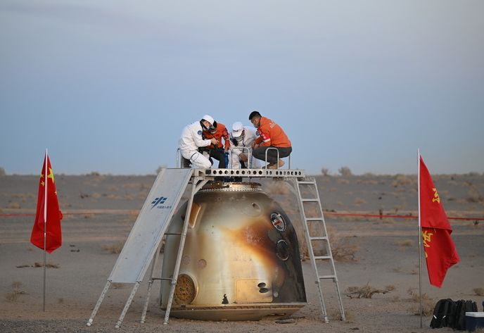 China's space station lands new batch of samples for experiments