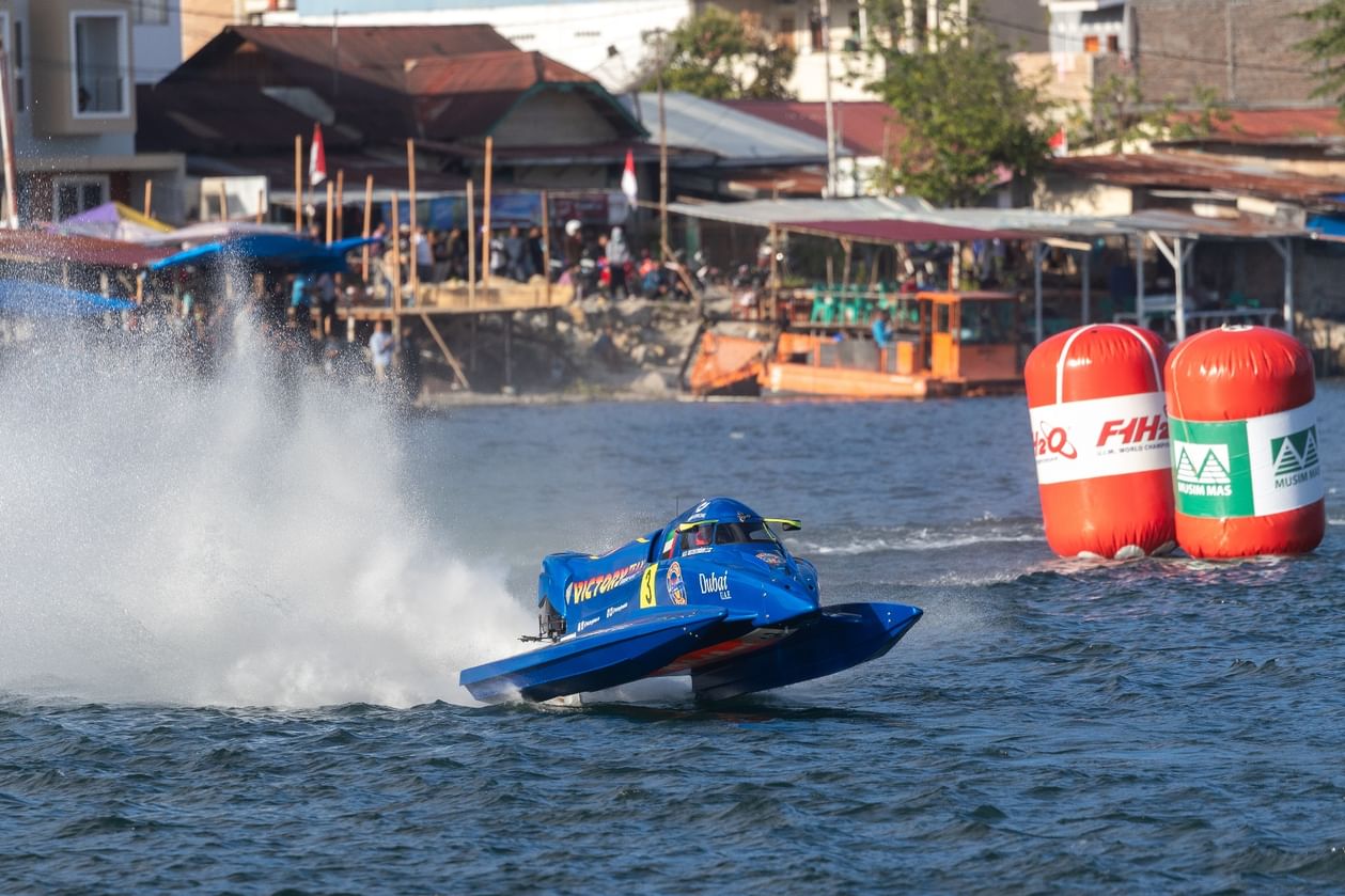 UAE boats dominate sprint scene at F1H2O World Championship opener in Lake Toba