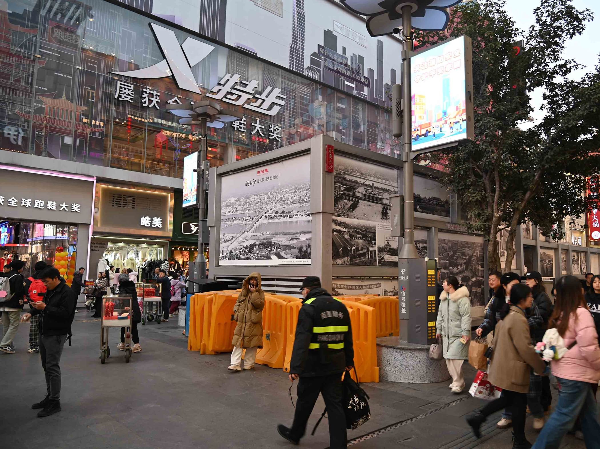 China's wholesale, retail sectors grow 4.1% to US$510.4 billion in Q1