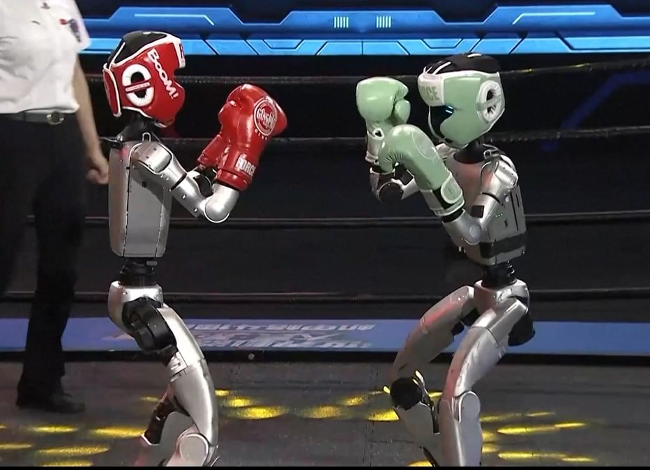 World's first humanoid robot boxing match kicks off in China