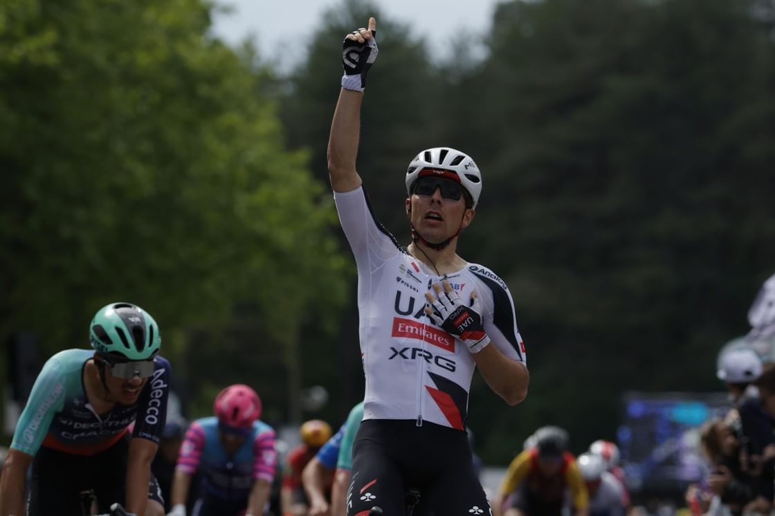 Benoit Cosnefroy seals first win in UAE colours at GP du Morbihan