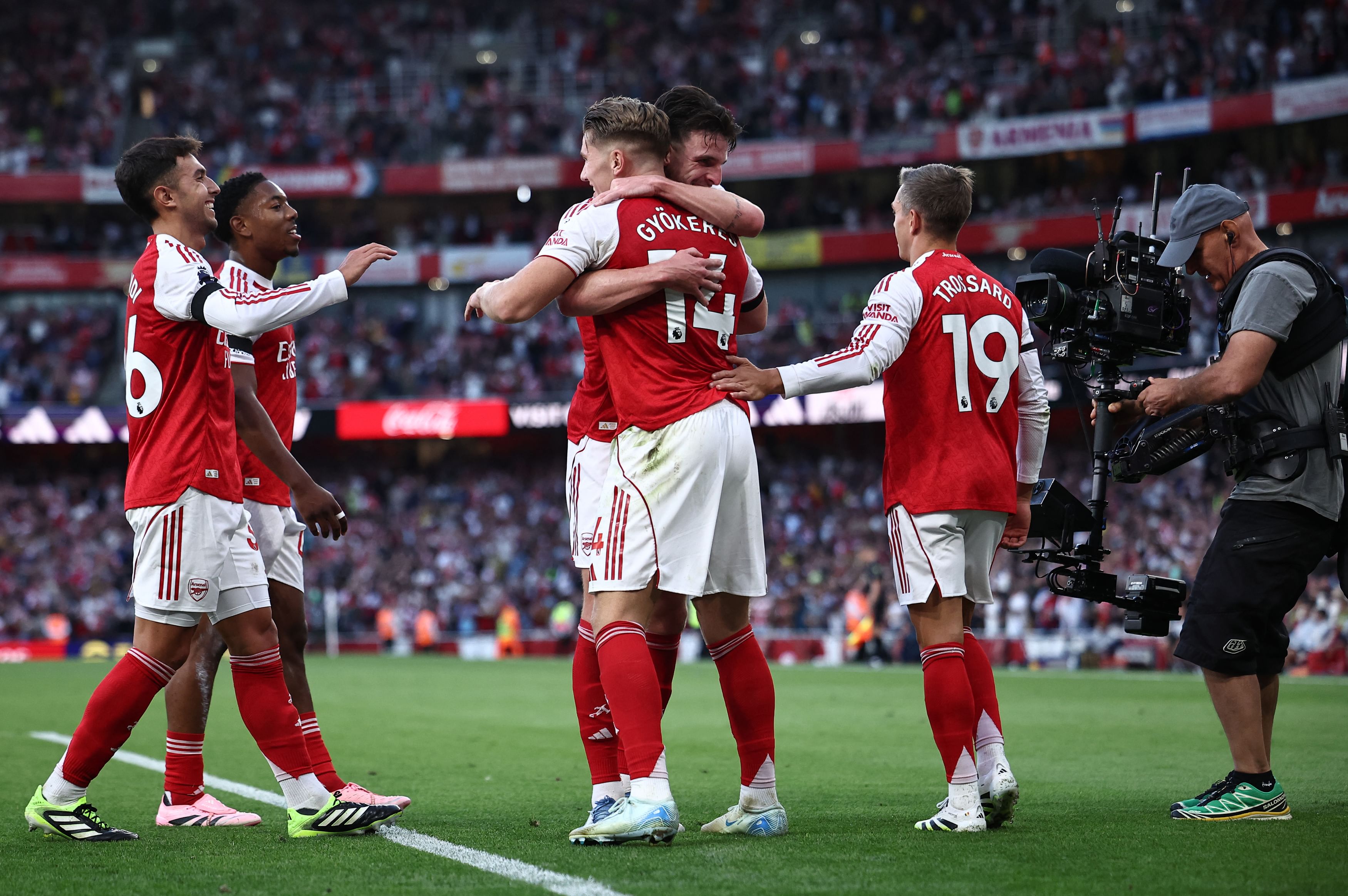 Premier League: Arsenal 5-0 Leeds
