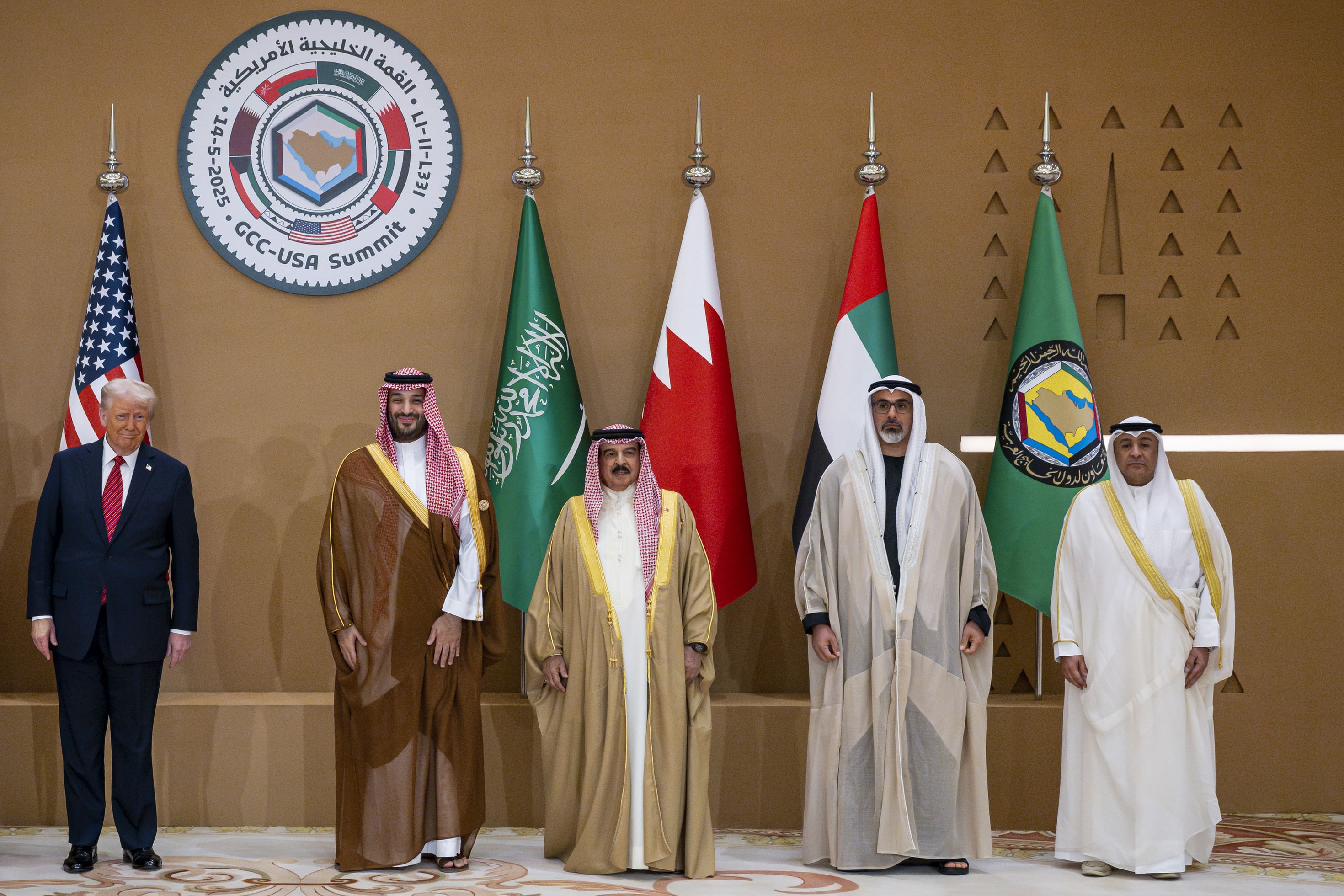 On behalf of UAE President, Crown Prince of Abu Dhabi leads UAE delegation to Gulf-US Summit in Riyadh