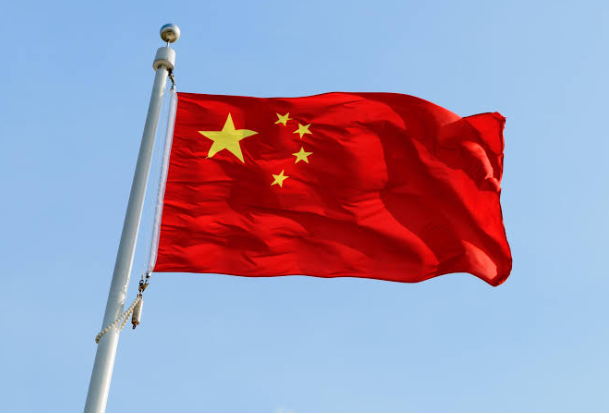 Service sector bolsters China's H1 economic growth