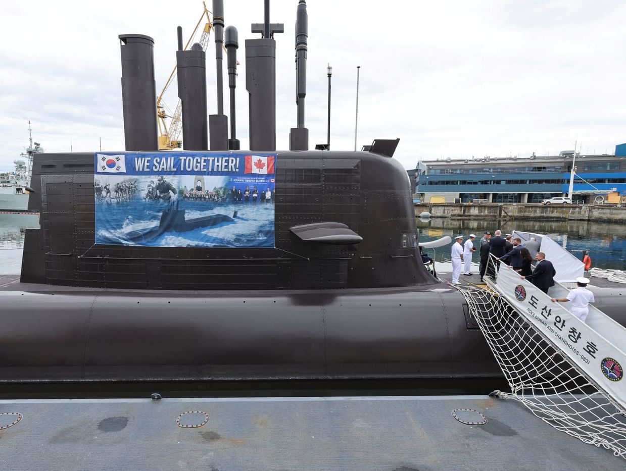 Navies of Korea, Canada hold joint drill