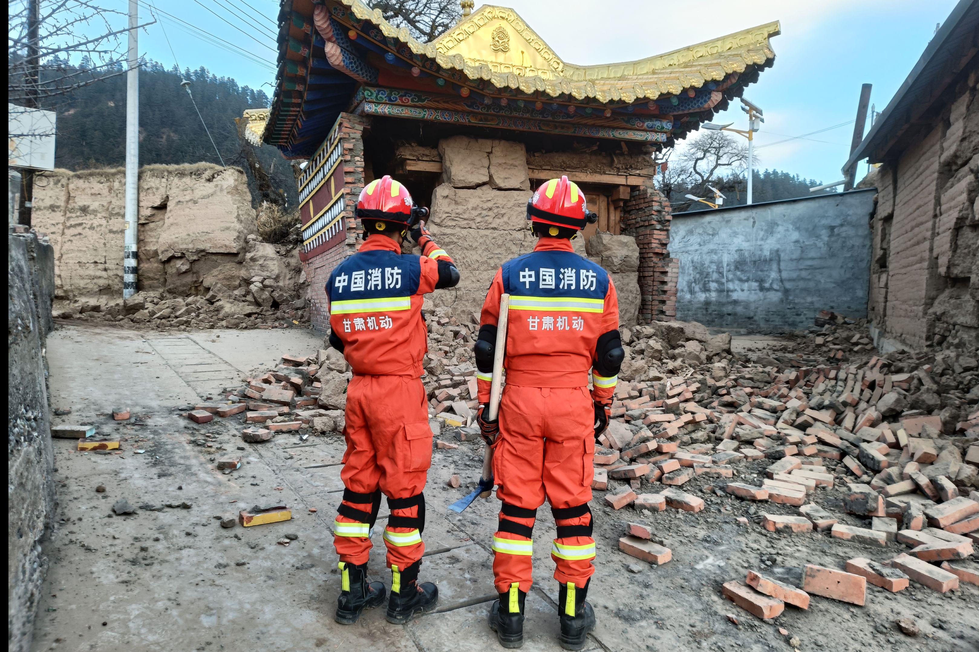 20,000 evacuated after 5.5-magnitude quake in China's Gansu