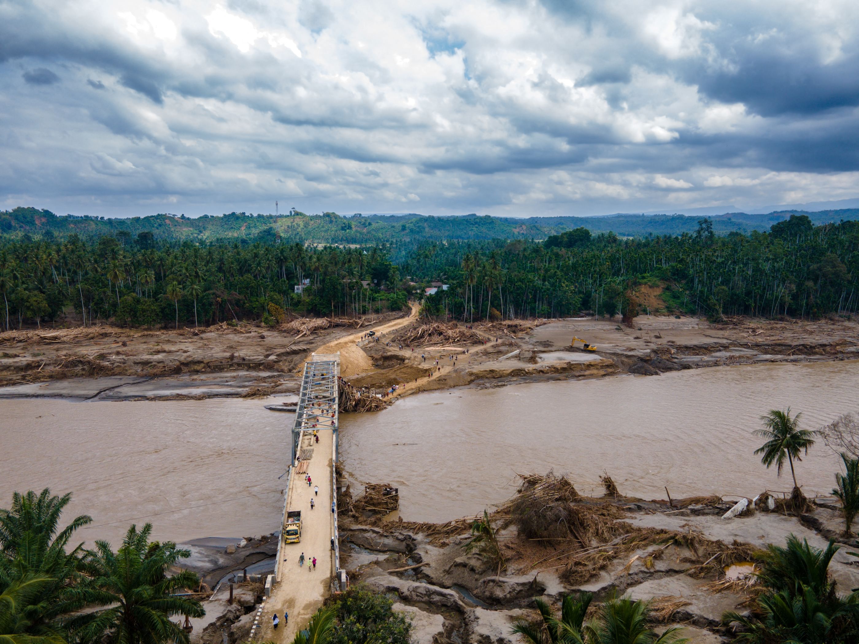 Indonesia flood death toll exceeds 1,000
