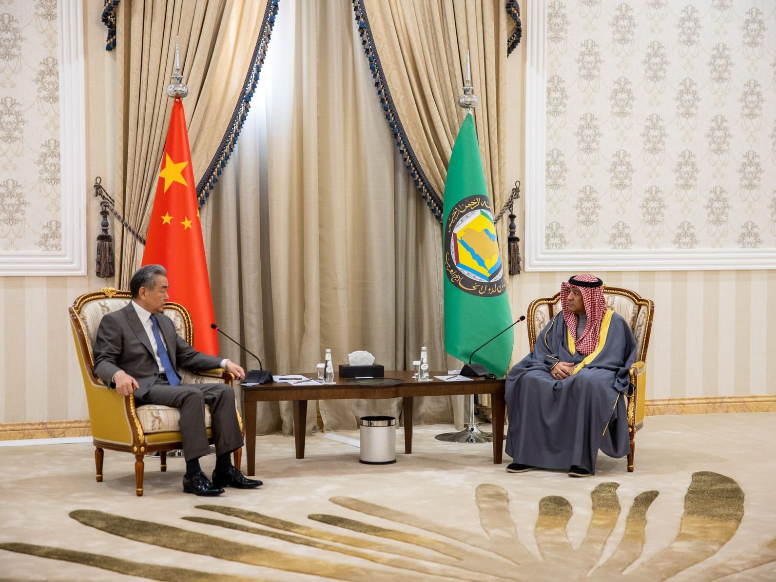 GCC Secretary-General, Foreign Minister of China boost cooperation, review free trade negotiations