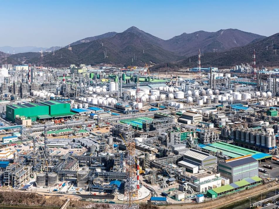 Korea's industrial output, retail sales, facility investment gain ground in March