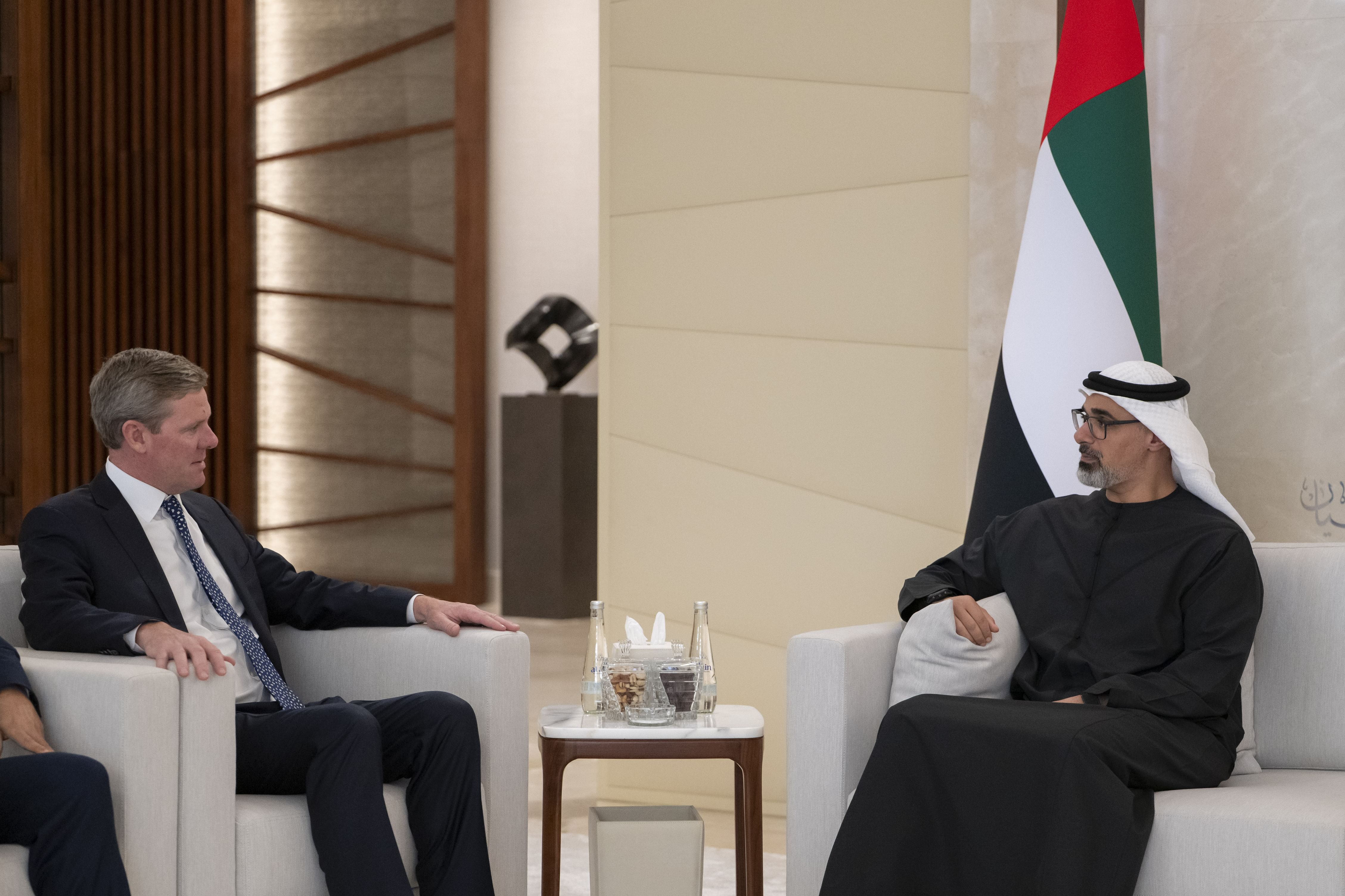 Khaled bin Mohamed bin Zayed meets CEO of Visa