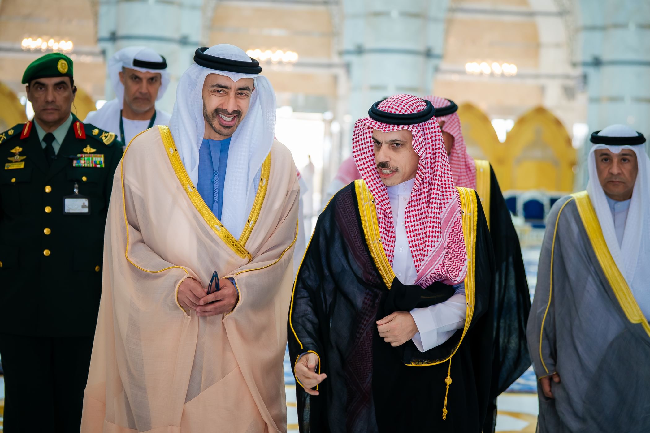 On behalf of UAE President, Abdullah bin Zayed participates in GCC Consultative Summit