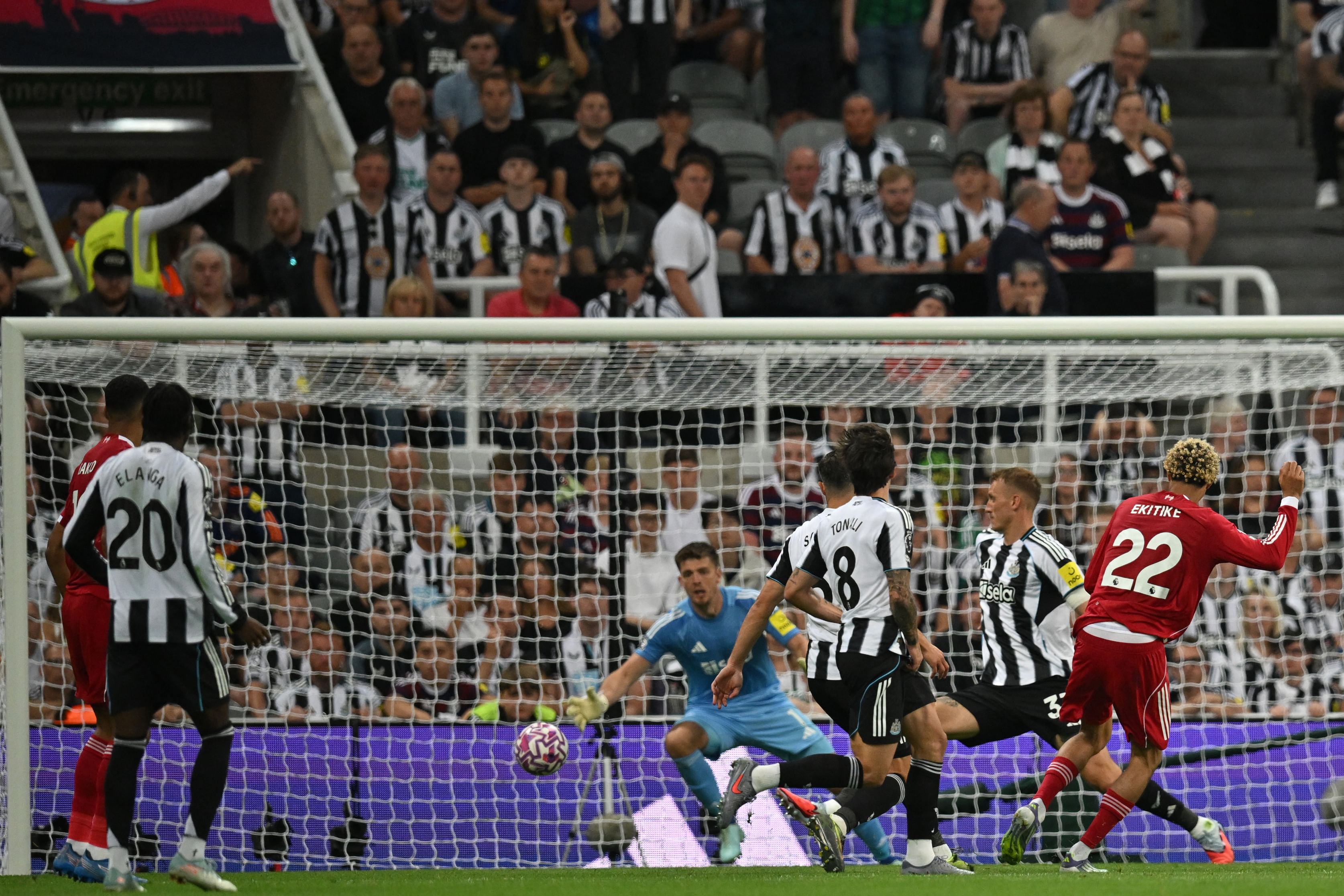 Premier League: Liverpool 3-2 Newcastle