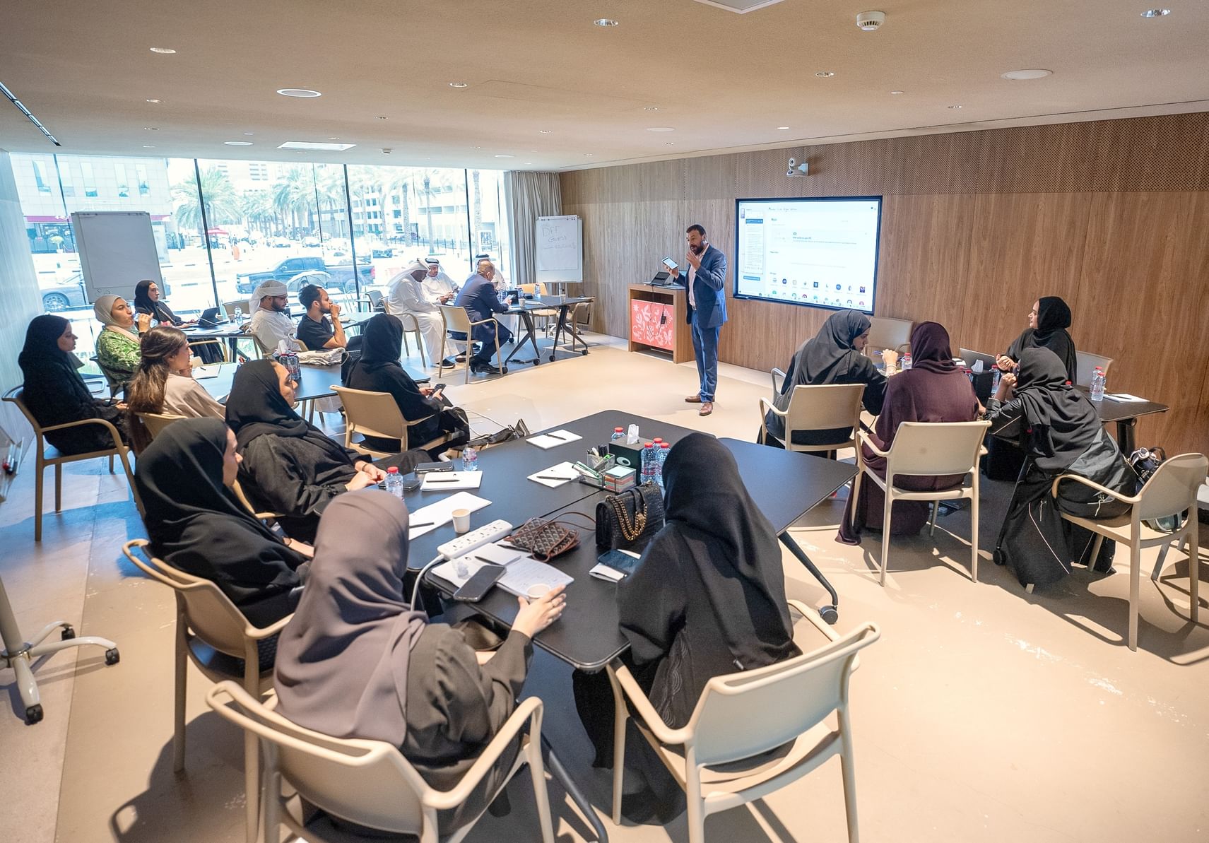 Dubai Future Academy launches courses on foresight, AI, leadership