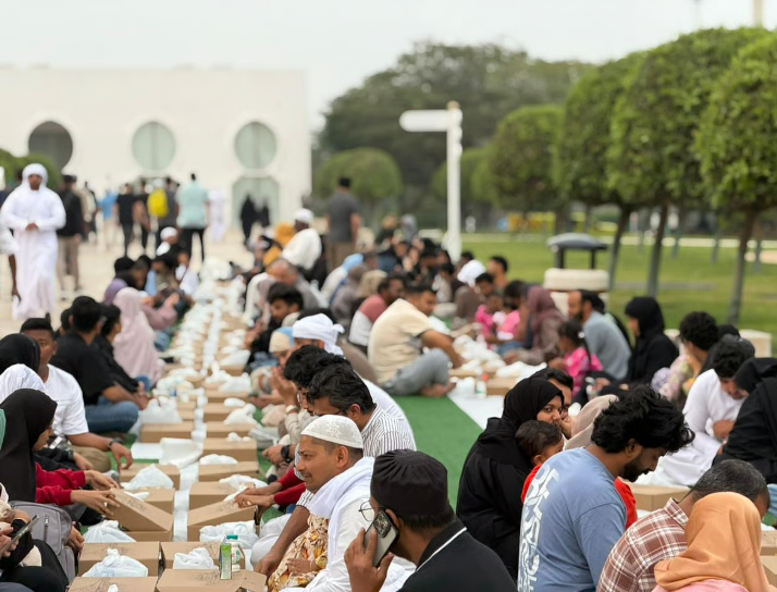 Thousands gather for iftar at Sheikh Zayed Grand Mosque in Abu Dhabi