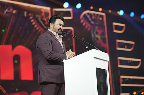 Malayalam superstar Mohanlal of Thudarum fame brings the house down in Sharjah at 'Come On Kerala'