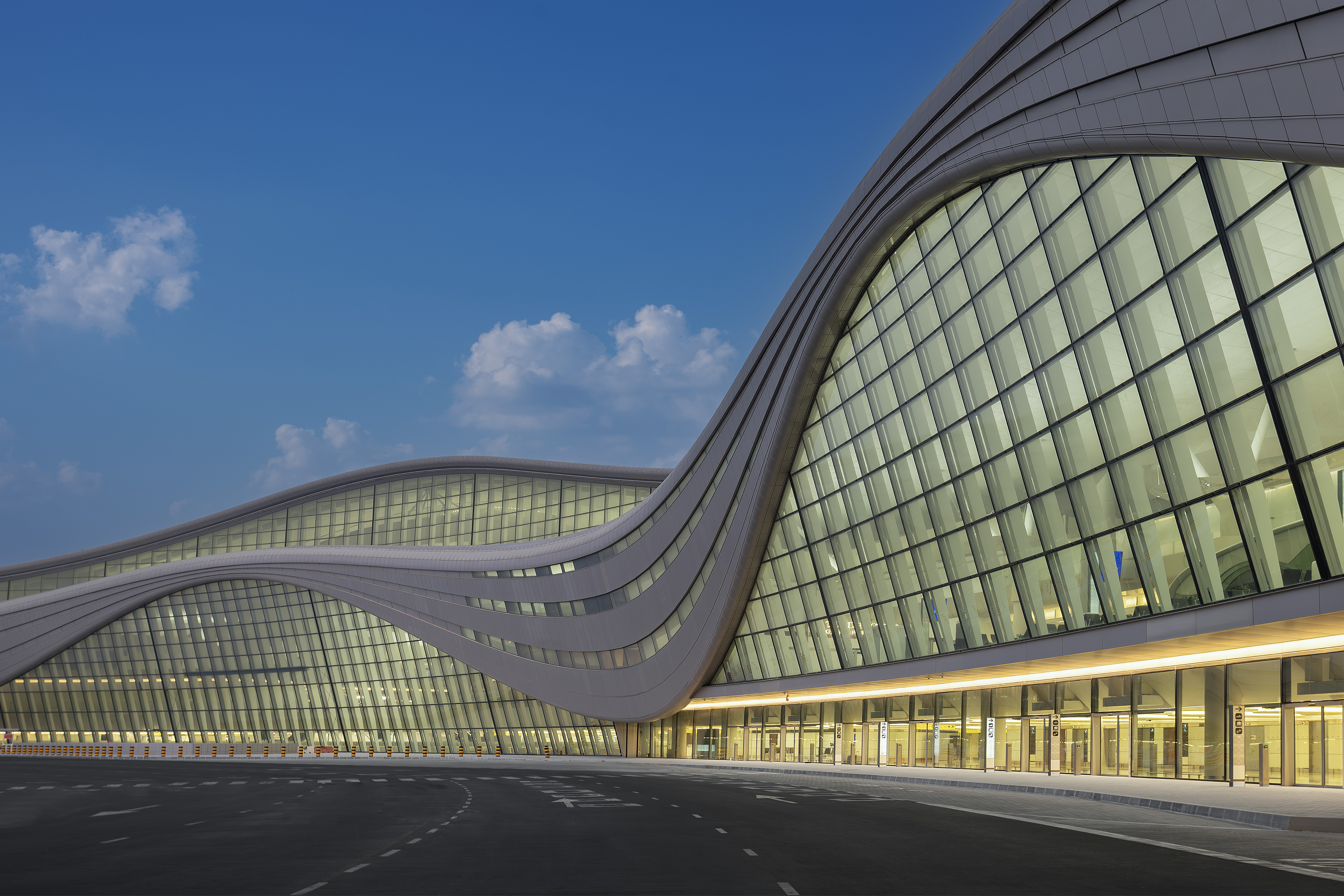 Abu Dhabi Airports reports unprecedented 18th straight quarter of double-digit passenger traffic growth in Q325