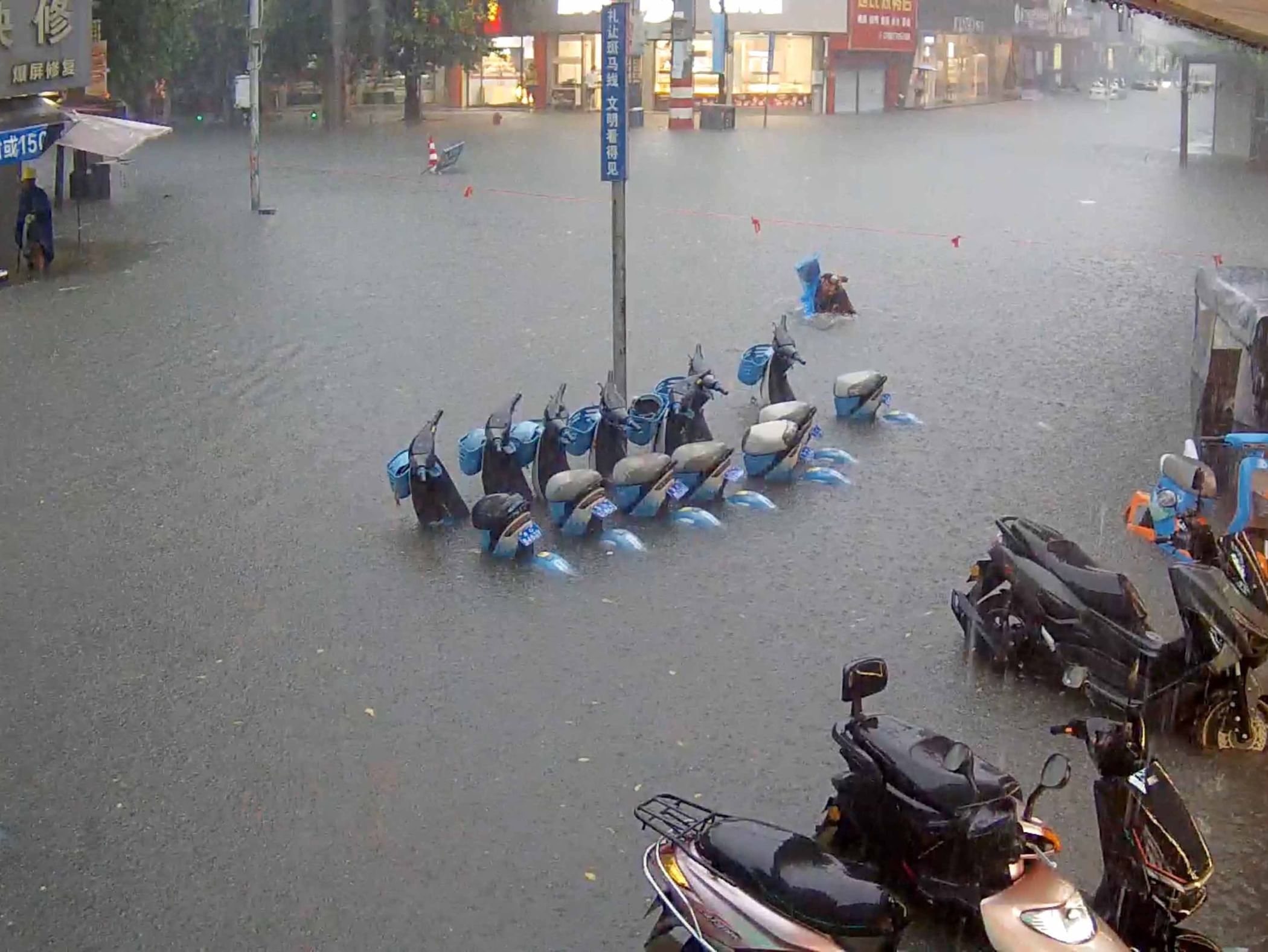 Death toll from heavy rainfall in Central China rises to 7, 14 missing