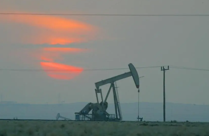 Kuwait oil price drops $2.47 to $59.94 pb