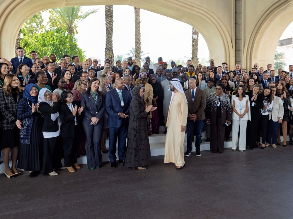Mohammed bin Rashid attends graduation of 377 participants from 17 international government leadership programmes