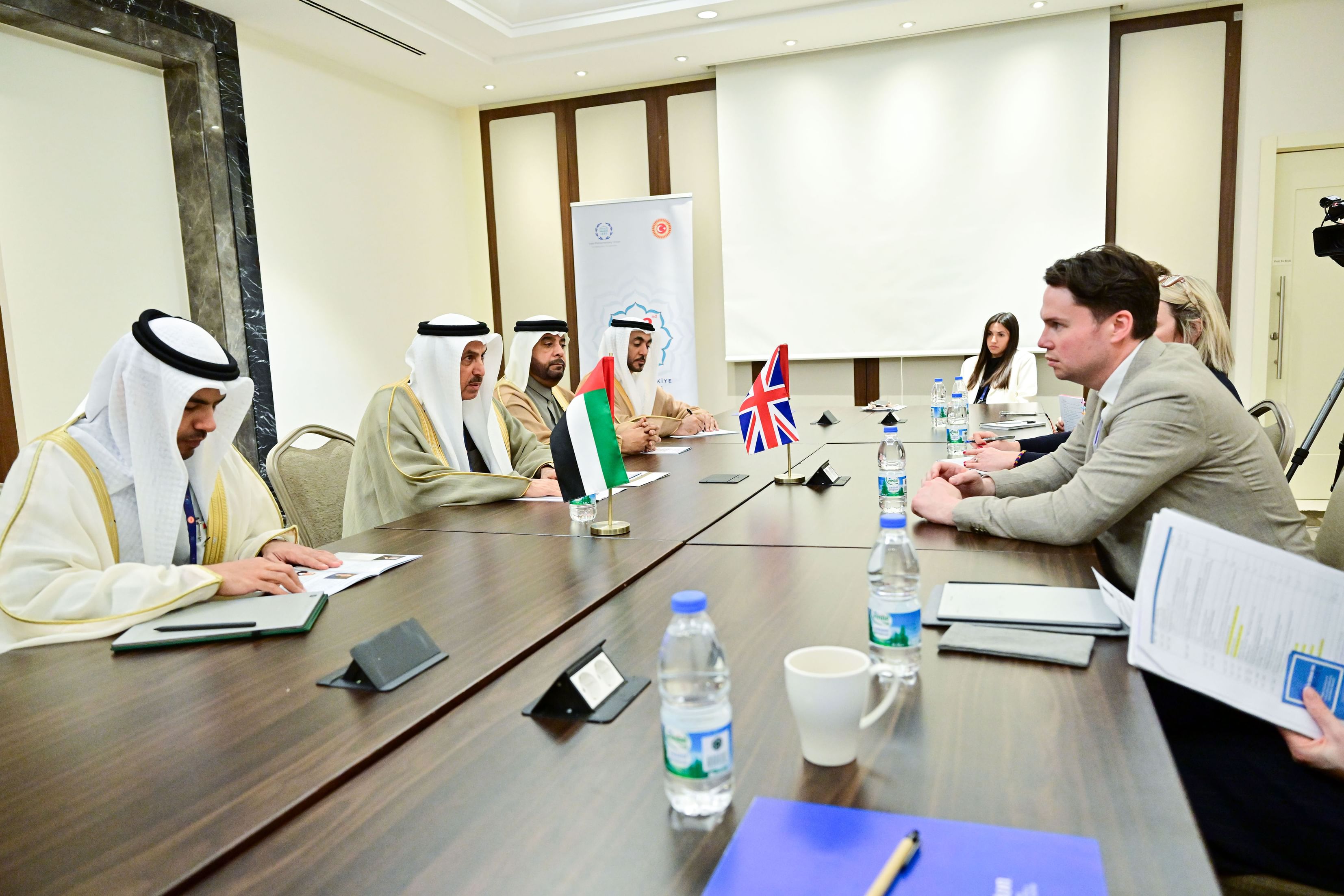 Saqr Ghobash praises UK’s supportive stance toward UAE, condemnation of Iranian attacks