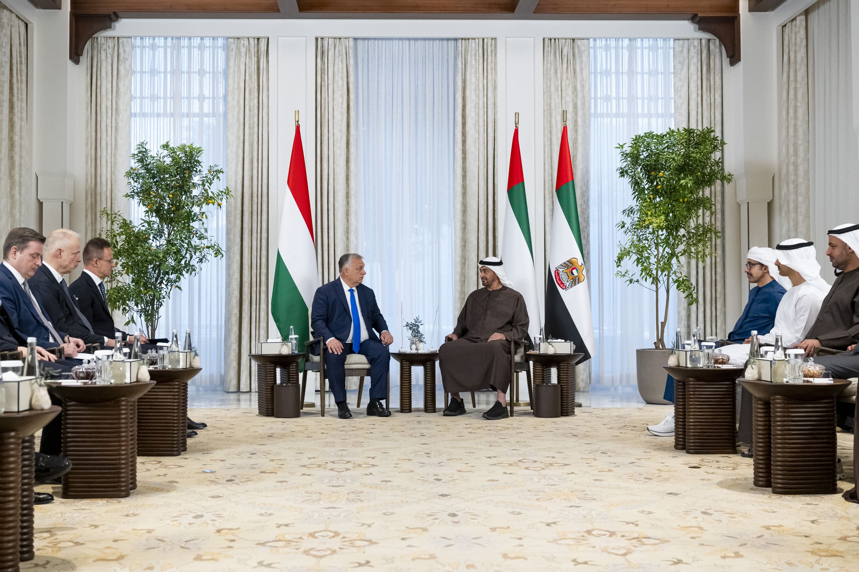 UAE President receives Hungarian Prime Minister