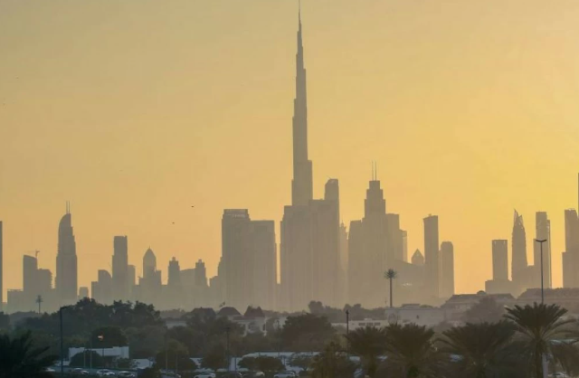 Dusty conditions, rising temperatures and possible fog in coastal areas