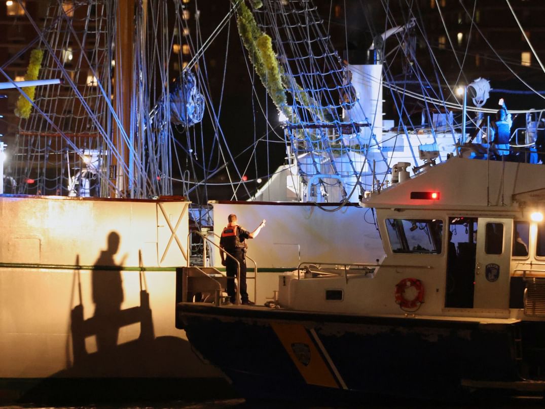 Mexican tall ship strikes Brooklyn Bridge, snapping masts, killing 2 crew members