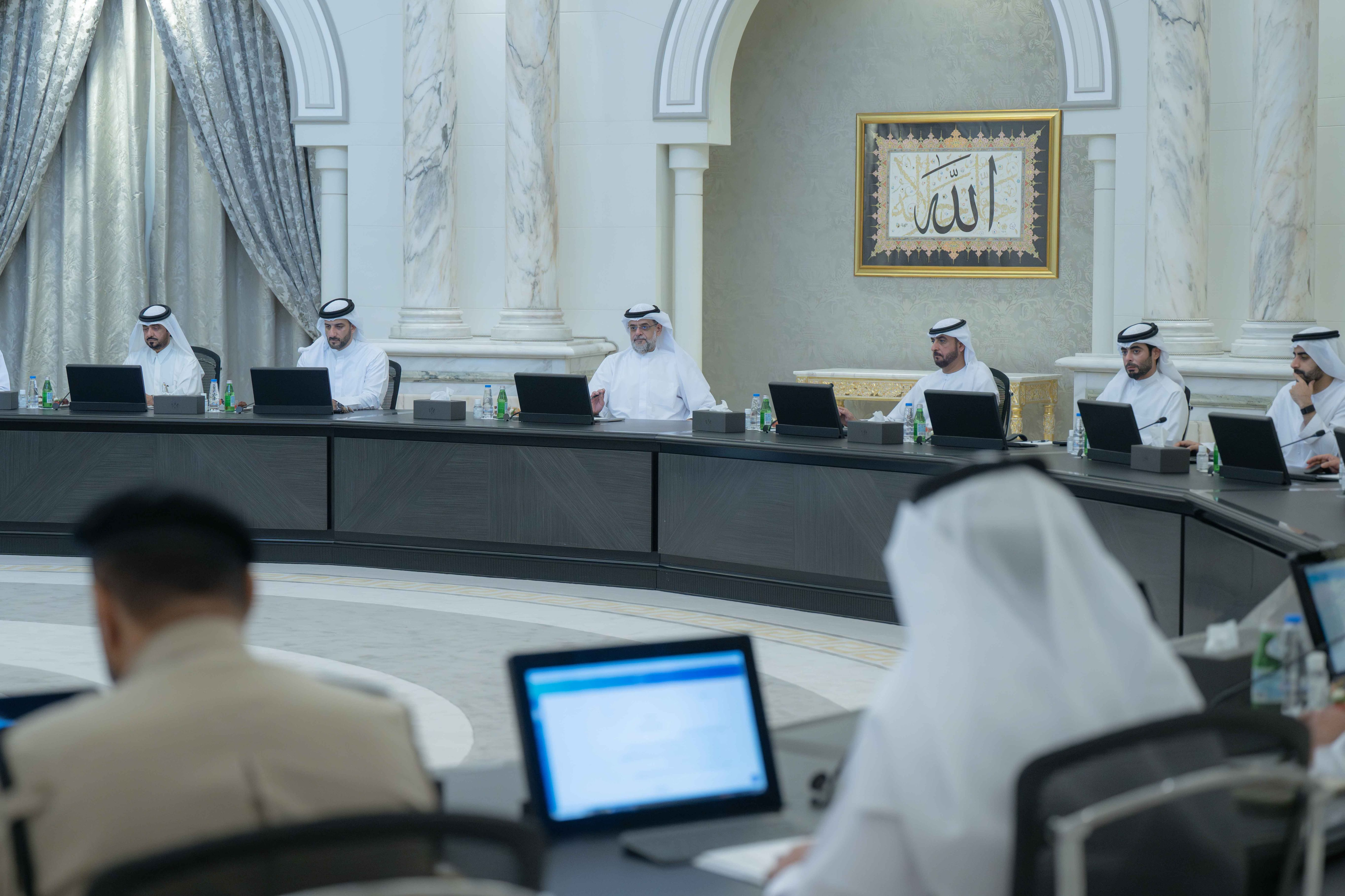 SEC reviews proposals for job seekers’ training programme in Sharjah