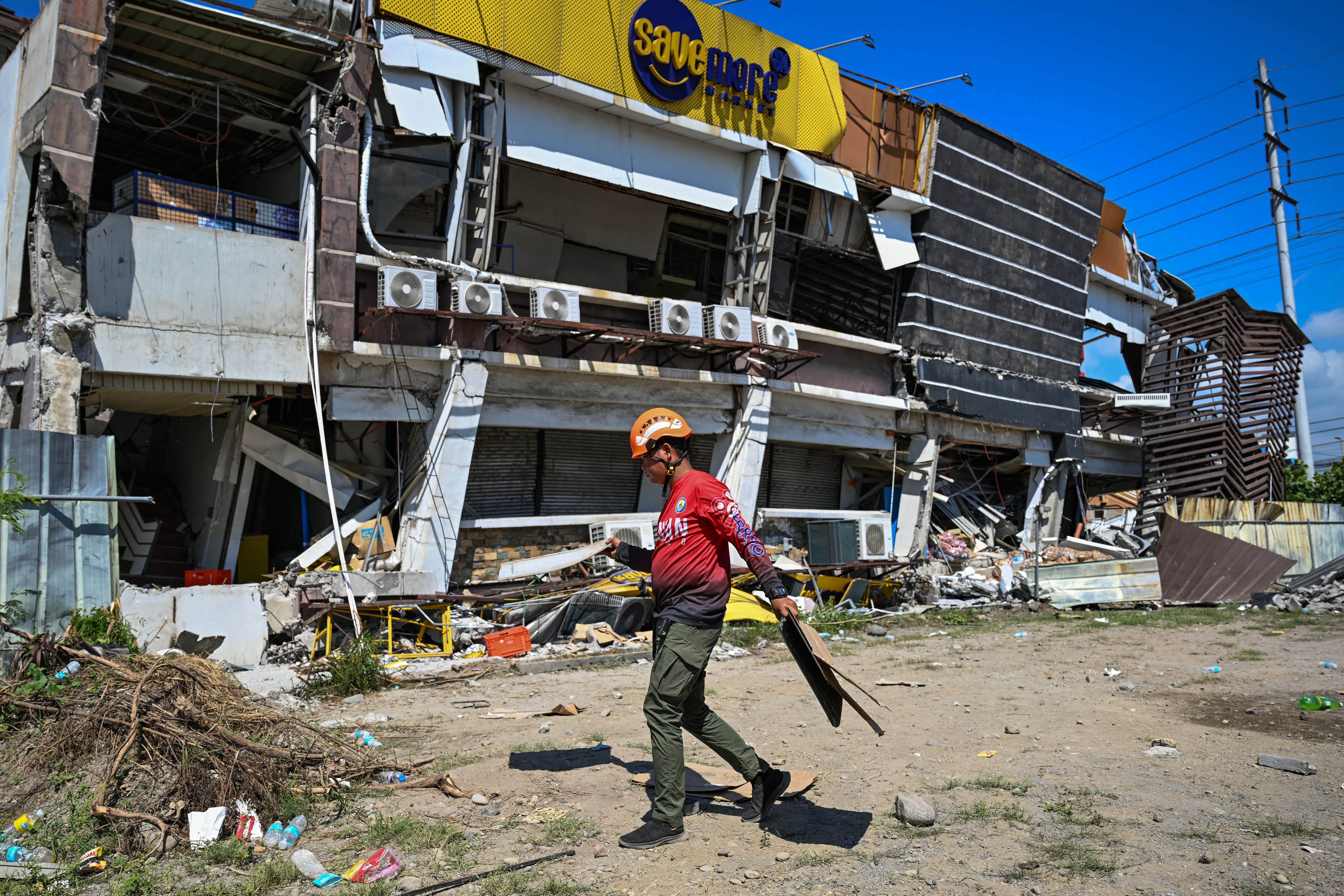 Death toll from Philippines earthquake rises to 61