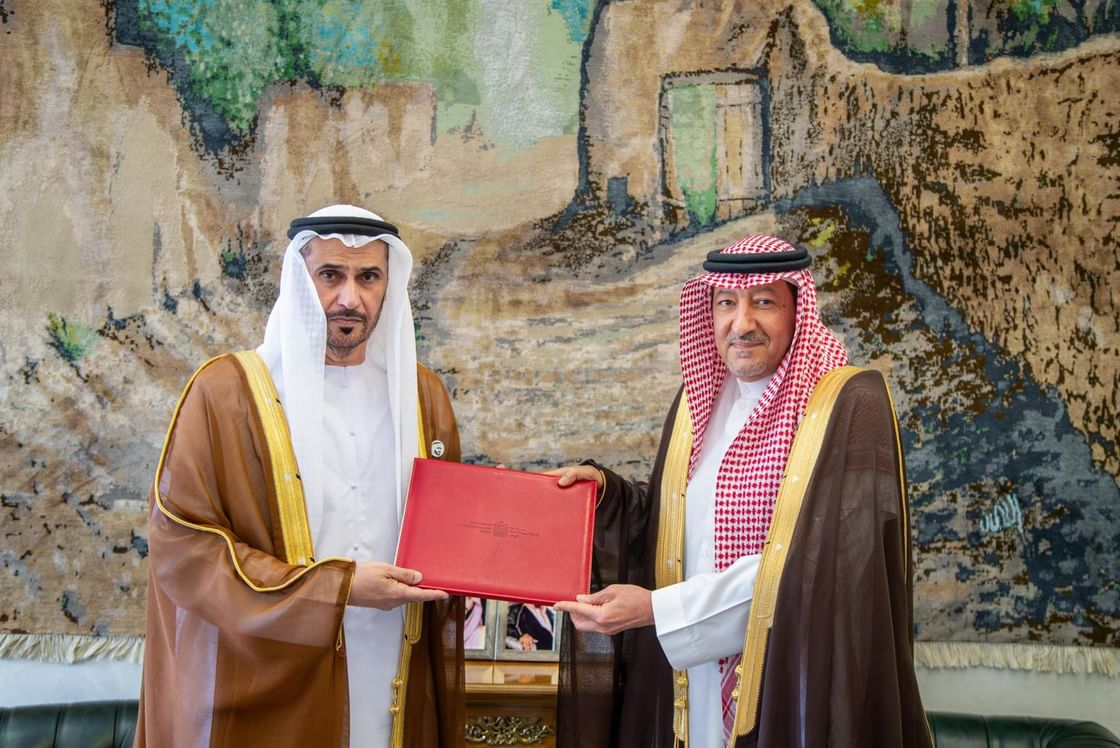 UAE Ambassador presents copy of credentials to Saudi Arabia