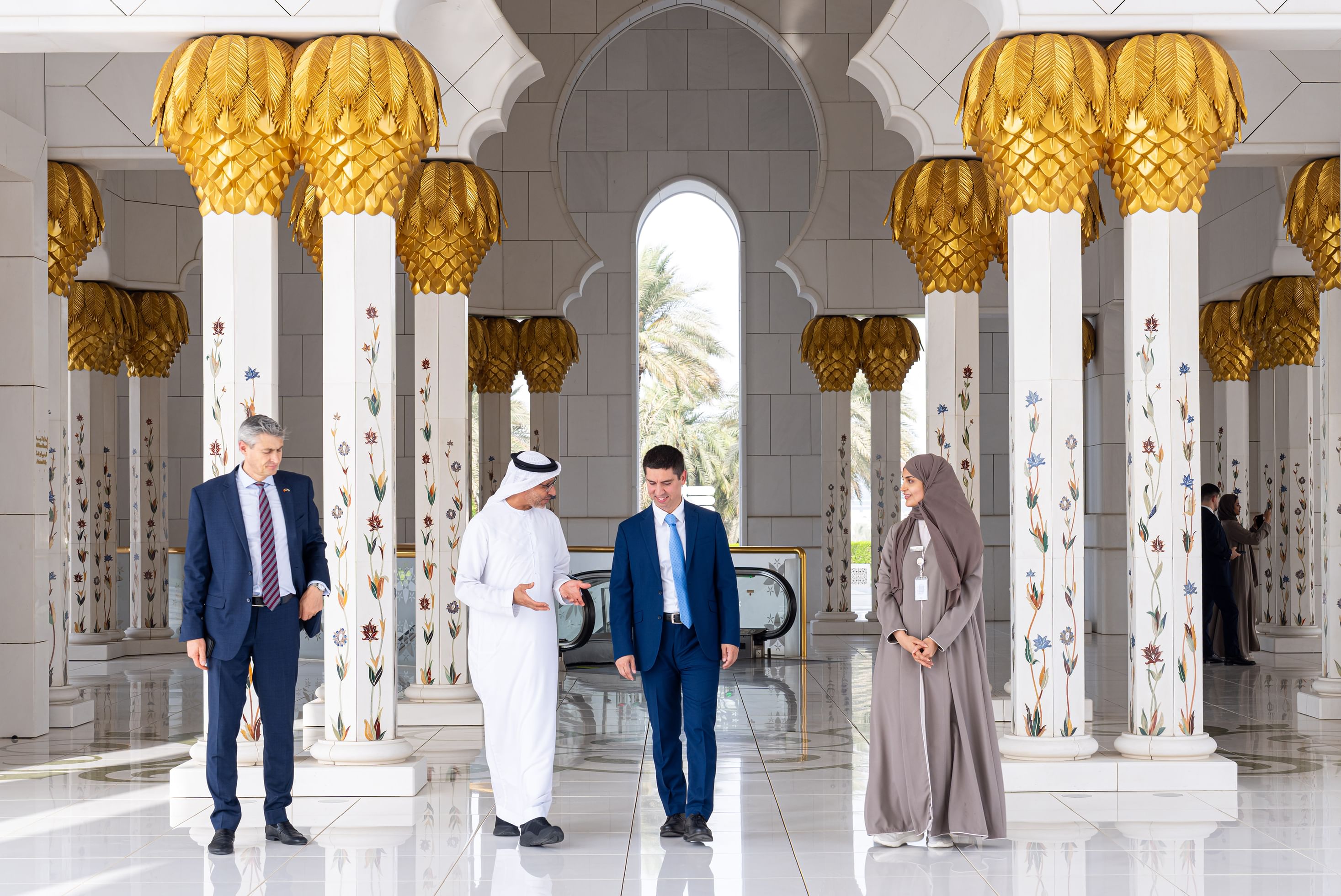 Deputy PM of Moldova visits Sheikh Zayed Grand Mosque in Abu Dhabi