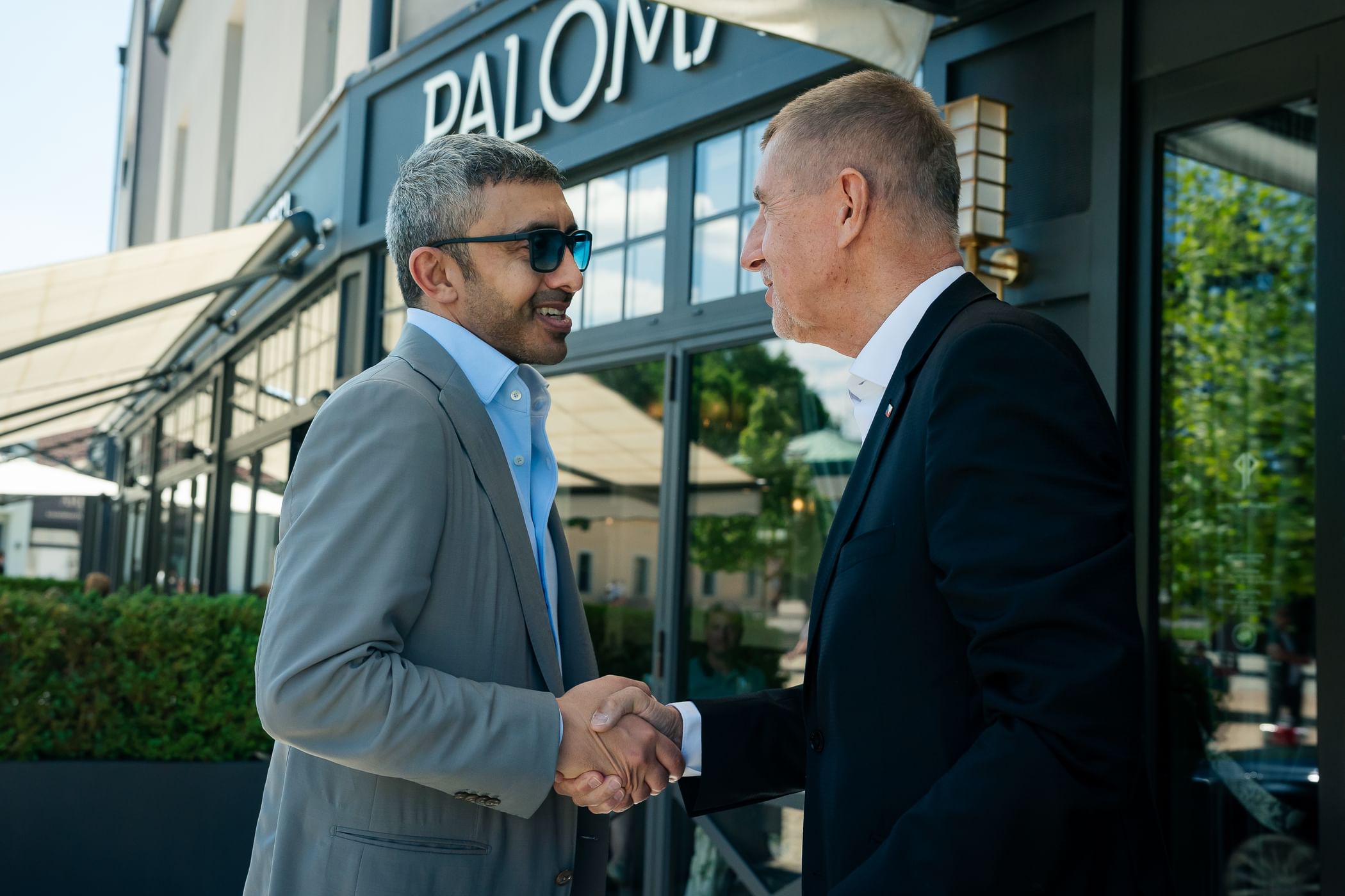 Abdullah bin Zayed meets Czech PM in Prague