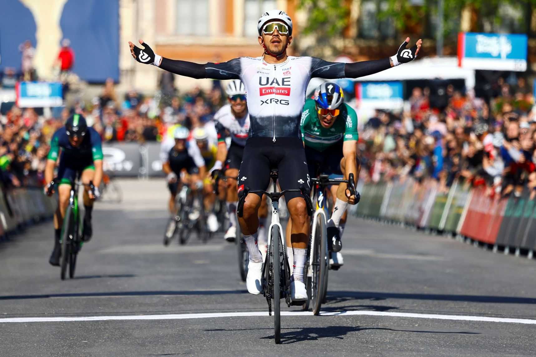 UAE Team Emirates-XRG takes lead at Giro d’Italia
