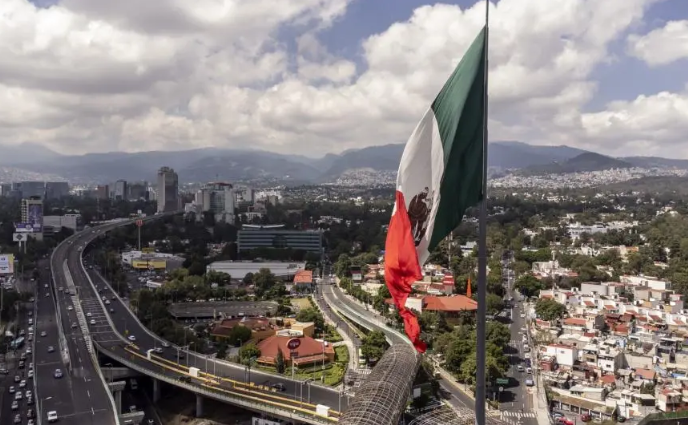 Mexico’s inflation tops target range