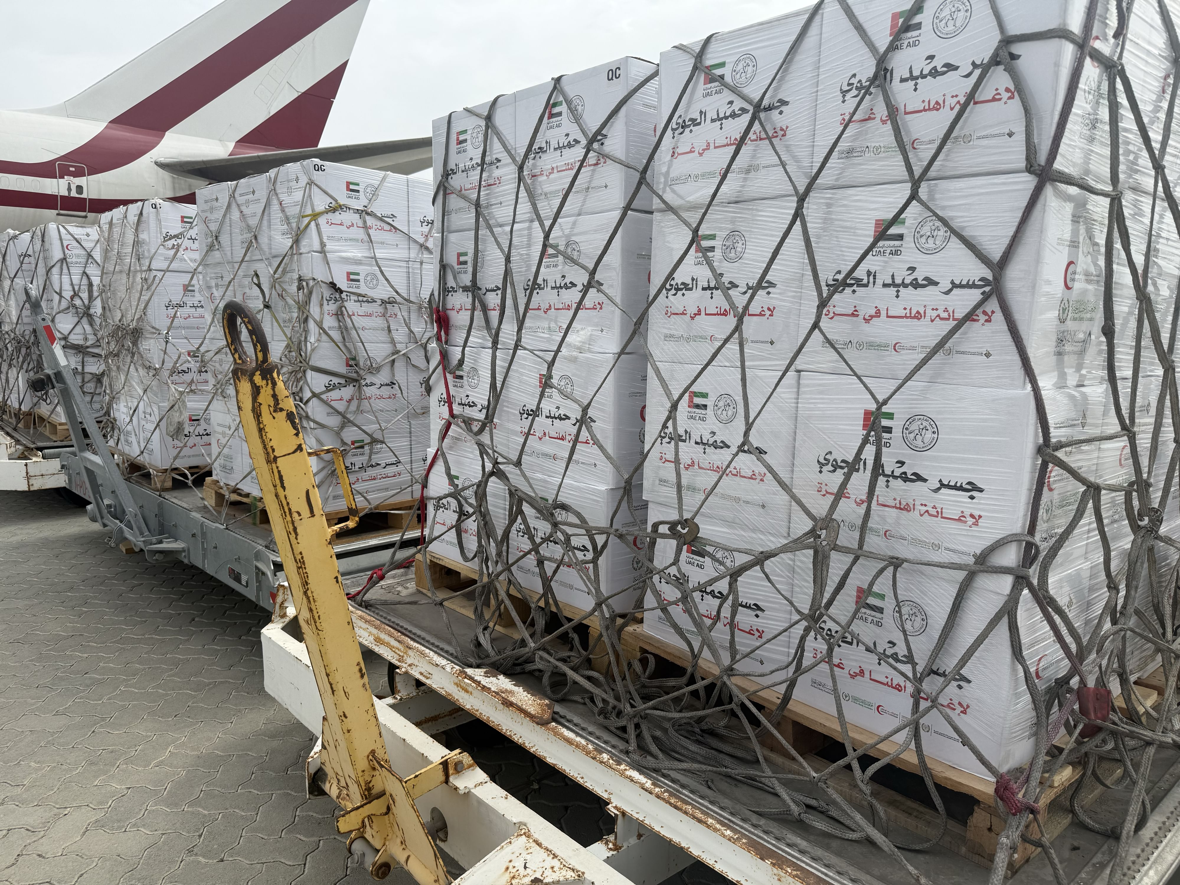 UAE delivers 100 tonnes of food aid to Gaza via Humaid Air Bridge
