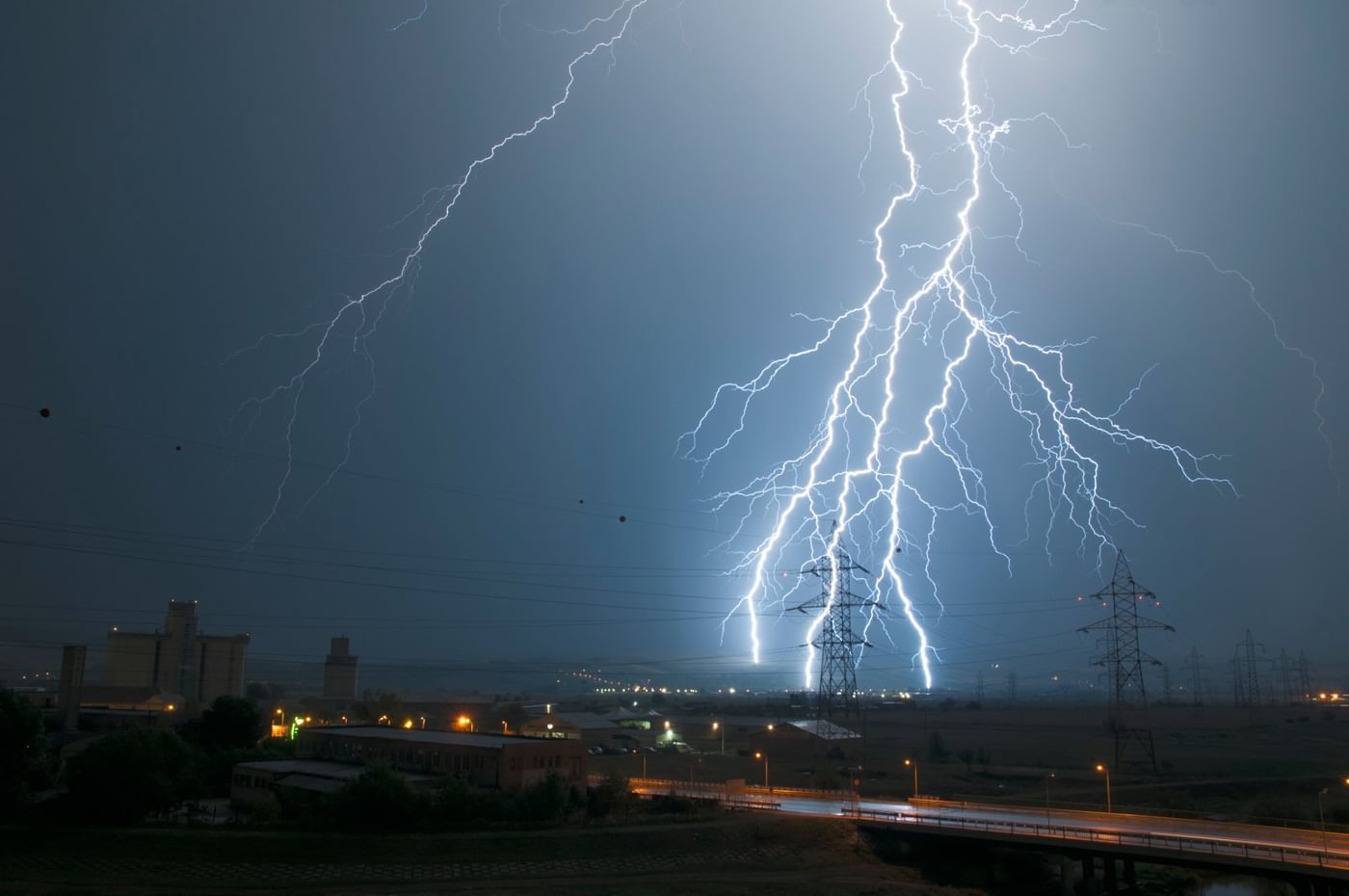 Physicists discover new cosmic mechanism behind lightning formation