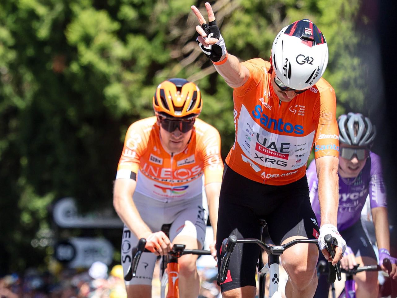 Jay Vine clinches Tour Down Under overall victory for UAE Team Emirates-XRG