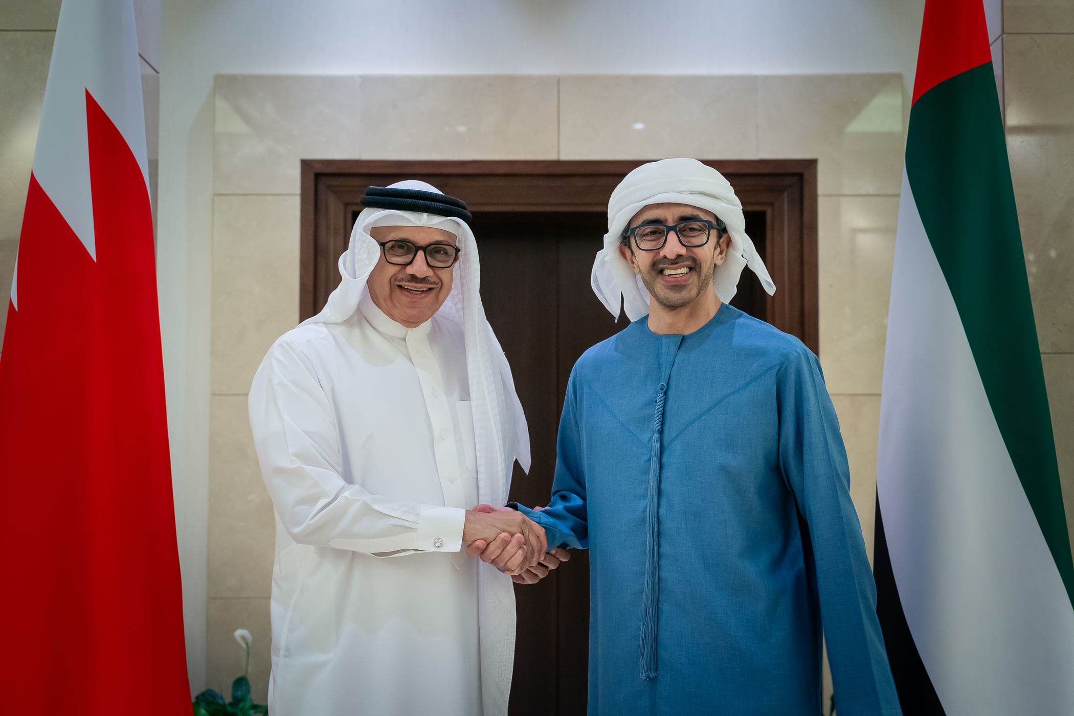Abdullah bin Zayed receives Bahrain's Minister of Foreign Affairs